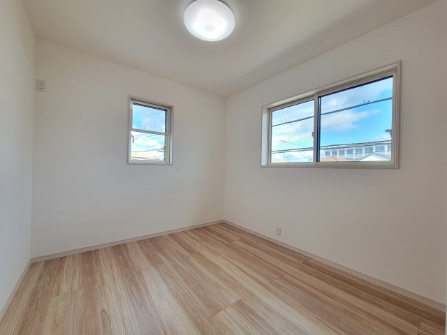 西浜3丁目Ⅳ・新築戸建の洋室