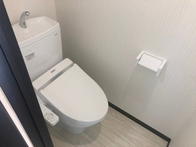 【トイレ】 | ヒルサイド安里 | ※退去前の為、写真と現状が異なる場合がございます