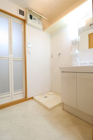 LAPIN JUNの居間・リビング