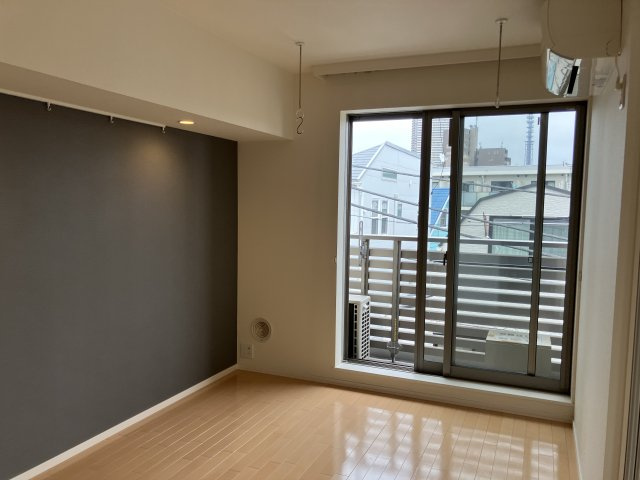 【居間・リビング】 | ル・グラン富久町 | 自然光が優しく差し込む室内
