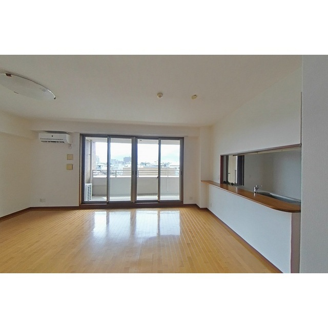 岐阜市鹿島町５丁目の賃貸マンションの居間・リビング