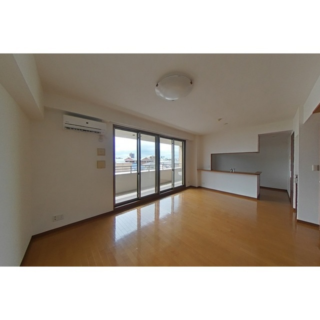 岐阜市鹿島町５丁目の賃貸マンションの居間・リビング