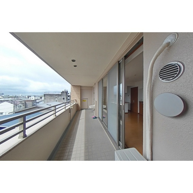 岐阜市鹿島町５丁目の賃貸マンションのバルコニー