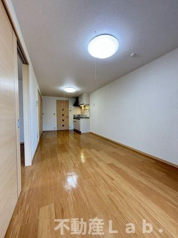 ハピネスハイツの居間・リビング