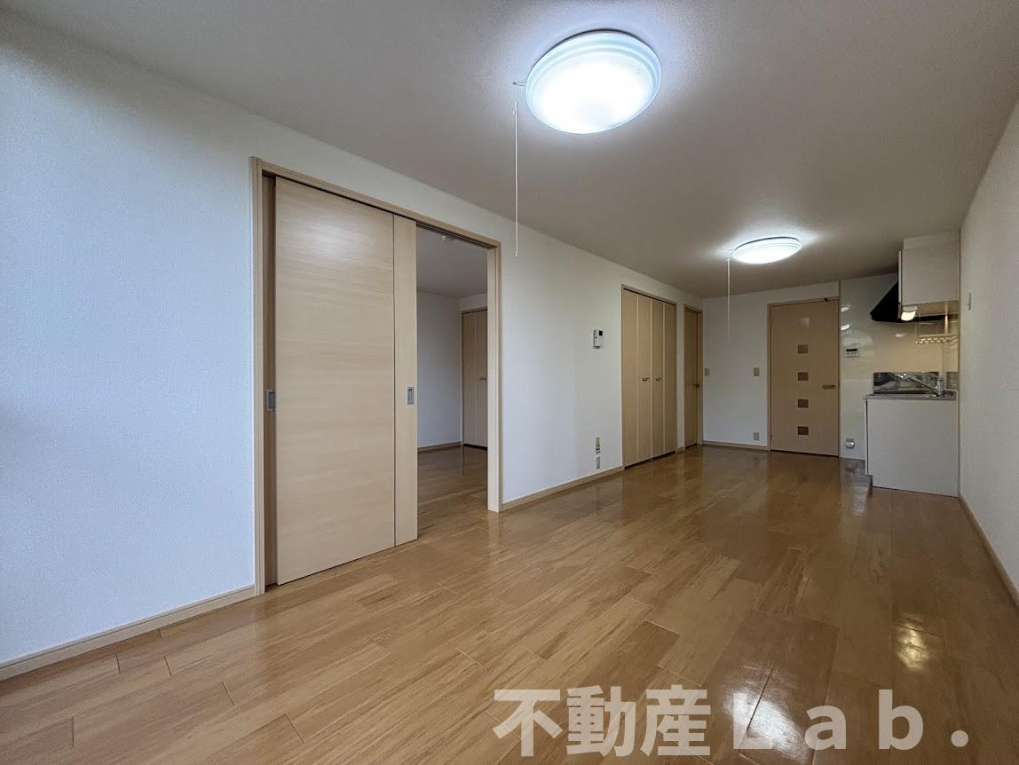 ハピネスハイツの居間・リビング