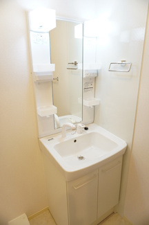 【洗面所】 | Ｄ－ｒｏｏｍ船町 | コンパクトで使いやすい洗面所
