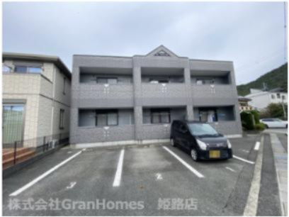 アシュランスの外観