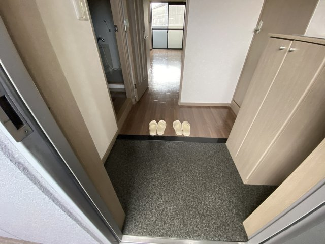 アシュランスの玄関