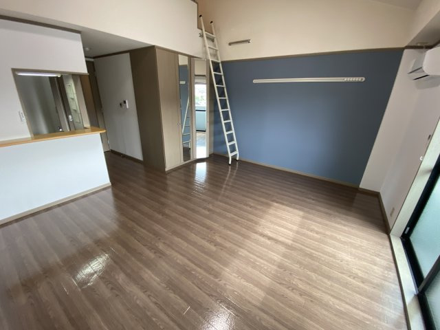 アシュランスの寝室