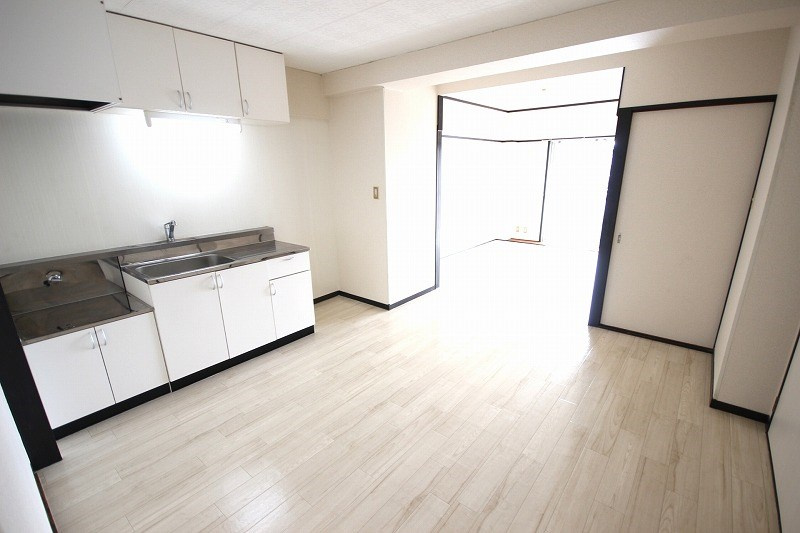 酒井マンションＢの居間・リビング