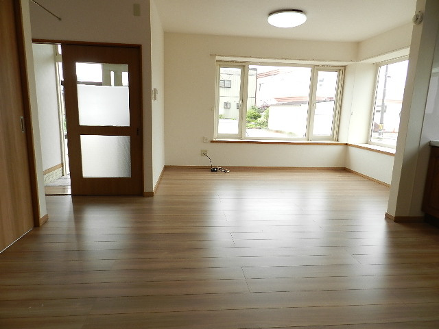 登別市中央町7丁目26-2戸建の居間・リビング