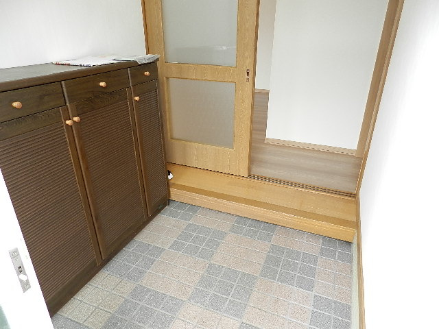 登別市中央町7丁目26-2戸建の玄関