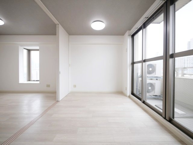 アーデンタワー立売堀の洋室