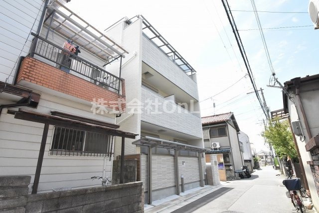 クリエオーレ吉田の外観
