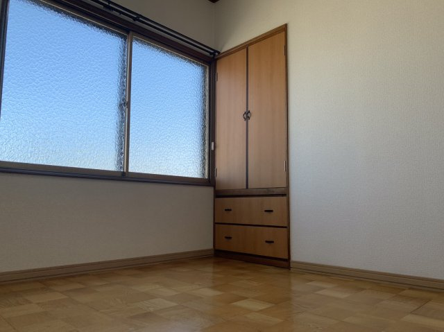 ハイツK・Iの洋室