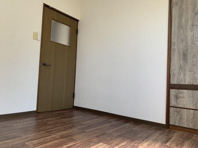 ハイツK・Iの洋室