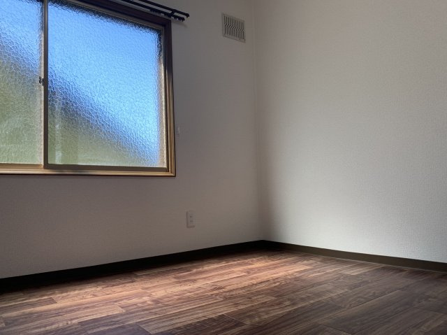 ハイツK・Iの洋室