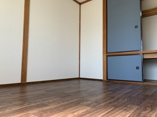 ハイツK・Iの洋室