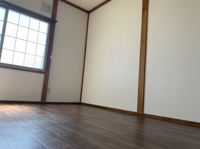 ハイツK・Iの洋室