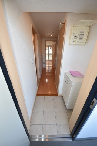 アールメゾン道頓堀の玄関