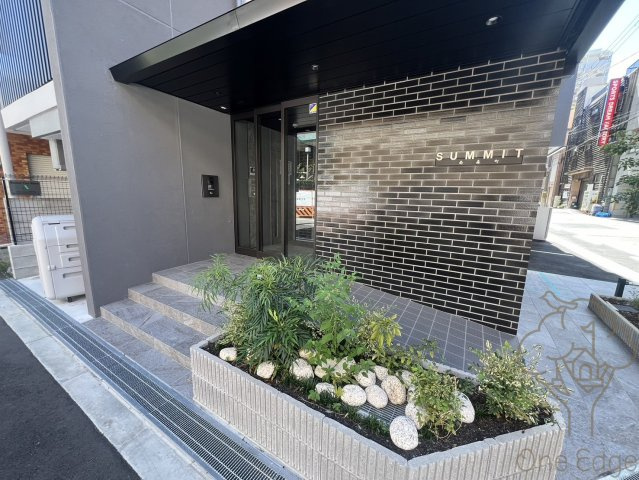 SUMMIT南森町のエントランス