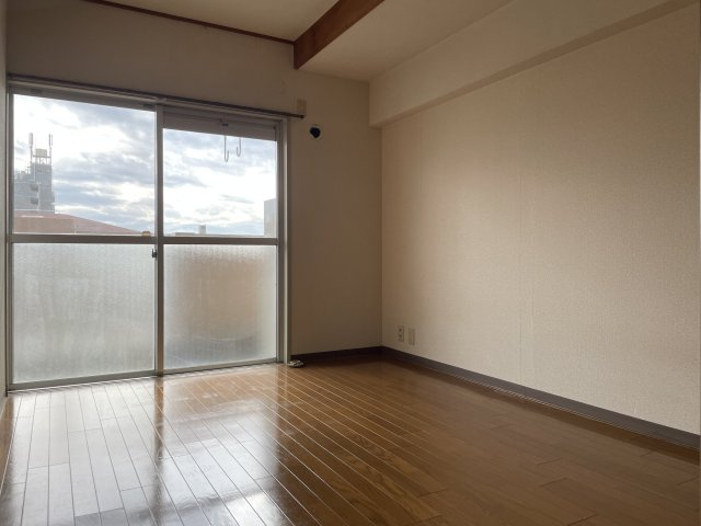西川口ローヤルコーポの洋室