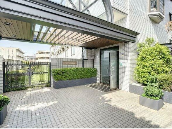 練馬区上石神井２丁目の賃貸マンションのエントランス