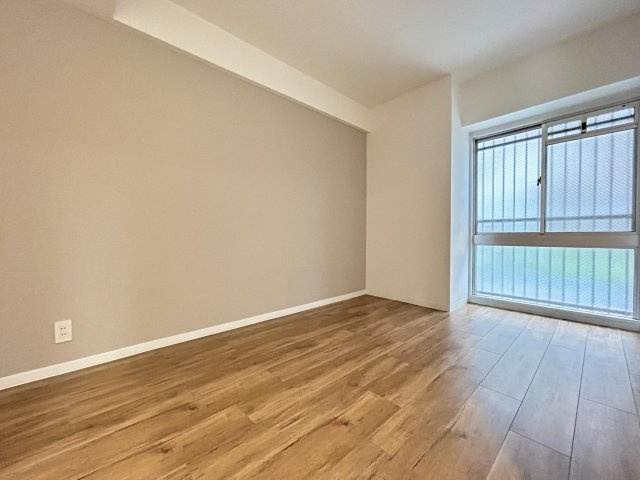 ◆京阪本線『中書島』駅徒歩４分＆３沿線利用可能◆令和６年８月フルリノベーション完了◆ペルル伏見桃山Ⅱの洋室|洋室