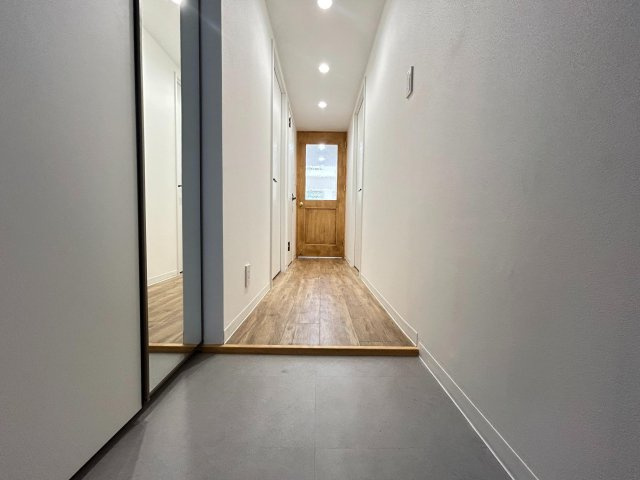 ◆京阪本線『中書島』駅徒歩４分＆３沿線利用可能◆令和６年８月フルリノベーション完了◆ペルル伏見桃山Ⅱの玄関|玄関