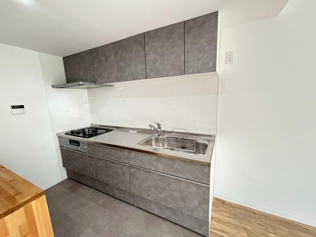 ◆京阪本線『中書島』駅徒歩４分＆３沿線利用可能◆令和６年８月フルリノベーション完了◆ペルル伏見桃山Ⅱのキッチン|キッチン