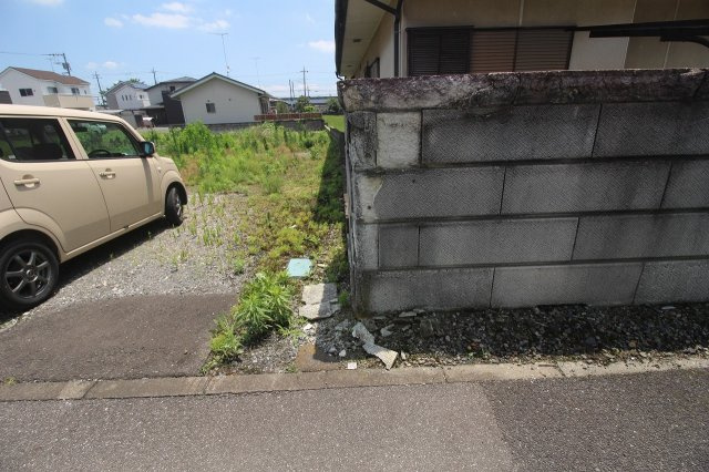 下野市小金井の外観|南東側との境界部分（2024年6月撮影）