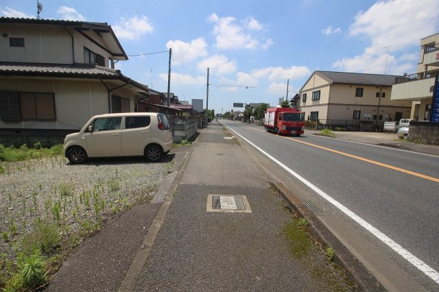 下野市小金井の前面道路含む現地写真|北西側道路（2024年6月撮影）