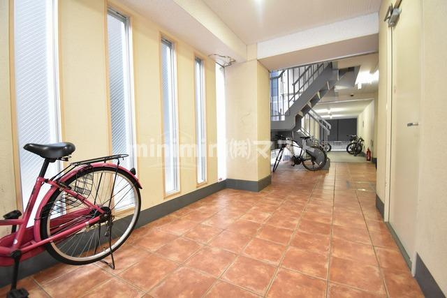 アリバあみだ池のロビー