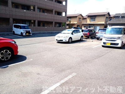 【駐車場】 | ランドマーク曙 壱番館