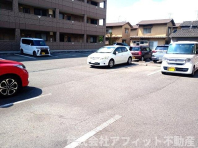 【駐車場】 | ランドマーク曙　壱番館