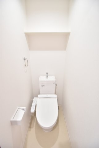 大阪市城東区関目１丁目の賃貸マンションのトイレ