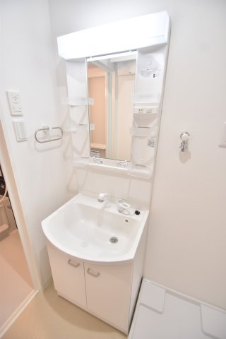 大阪市城東区関目１丁目の賃貸マンションの洗面所