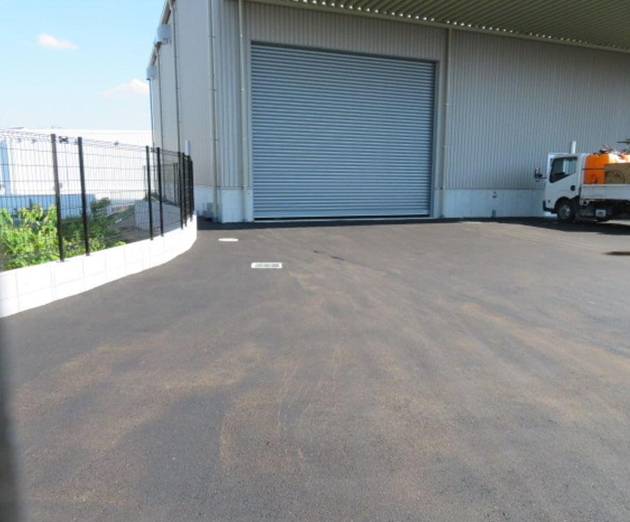 高石市取石７丁目の倉庫の駐車場