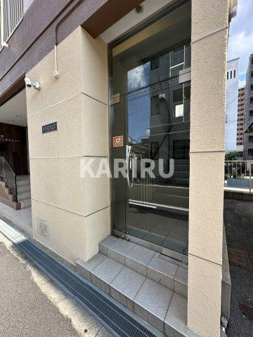 サン岩本ビルのエントランス