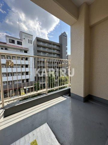 サン岩本ビルのバルコニー