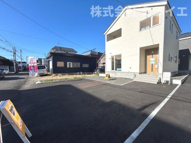【新築戸建】札幌市北区新琴似七条16丁目2棟の駐車場|建物前面に駐車3台可