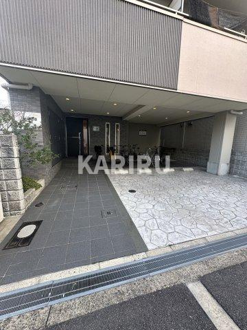 メイト鶴見の駐車場