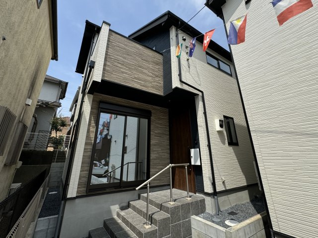 柏市南逆井6丁目新築戸建【逆井小学校：10分】の外観|2号棟外観・完成済み内覧可能です！