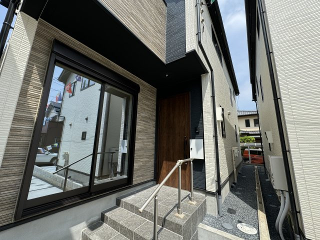 柏市南逆井6丁目新築戸建【逆井小学校：10分】のエントランス|エントランス・玄関ポーチ