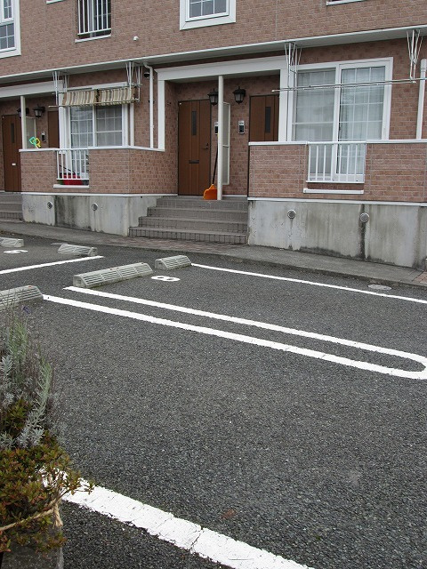 プラシードの駐車場|駐車場