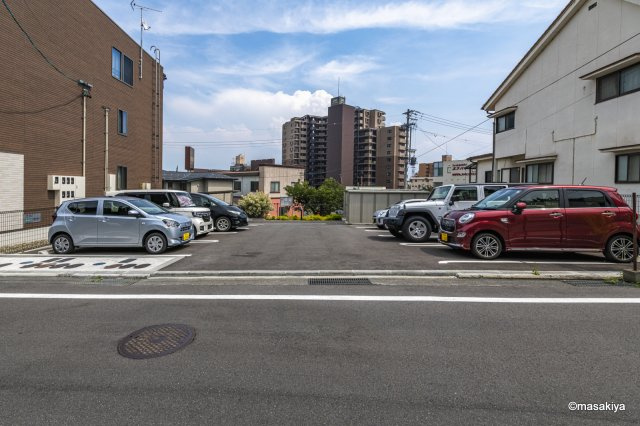 グランデ横山の駐車場