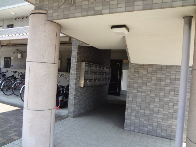 フォーレストGKのエントランス