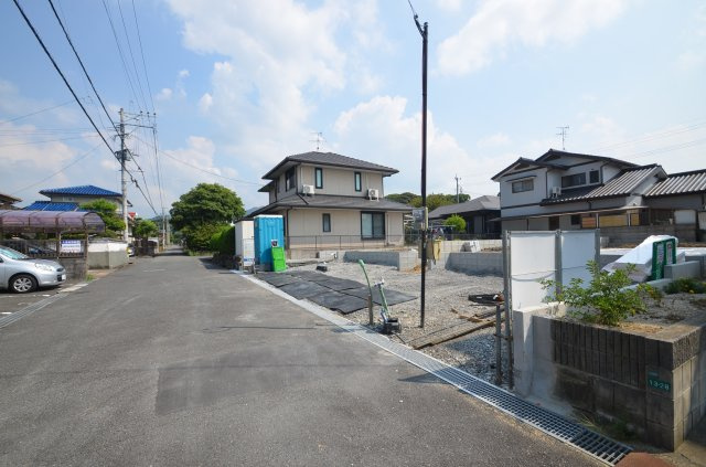 新築住宅　白岩町１期の前面道路含む現地写真