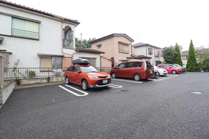 ステラ前ヶ崎の駐車場