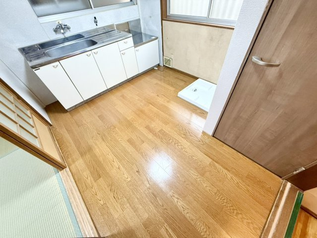 【居間・リビング】 | 若江西新町1丁目貸家 | ダイニングルームがこちらです。